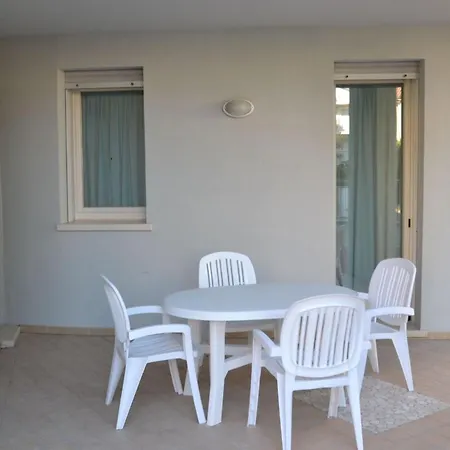 Апартаменты Modern Flat In Location Розолина-Маре